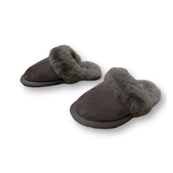 Australia Luxe Collective Sheepskin Shearling Fuzzy Slippers Gray Kids Sz 9 NEW - Picture 2 of 11
